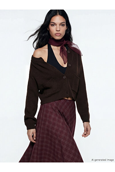 LC Waikiki Nevavm Oval Collar Women's Knitwear Cardigan with a Difference