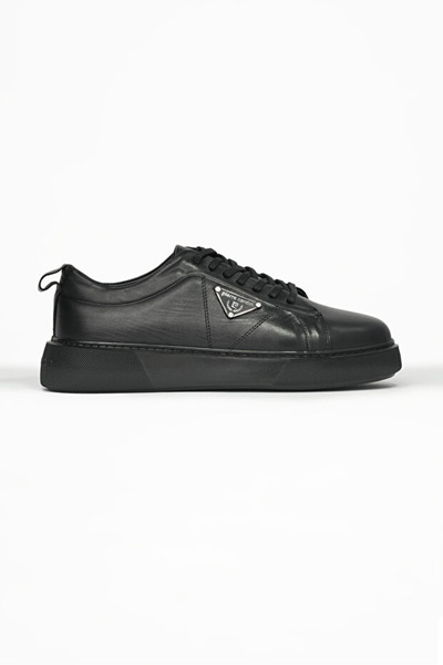 Pierre Cardin Adidași negri – Seria Premium, Stil complet negru