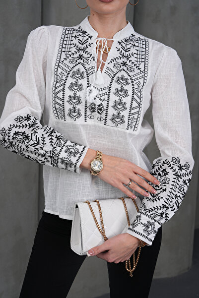 FancyWorld Βαμβακερή μπλούζα με κορδόνι στο λαιμό, φούντες και κέντημα στο μπ...