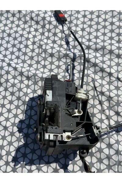 Opel Κλειδαριά εμπρός αριστερής πόρτας με κωδικό 13201311 για Vectra C