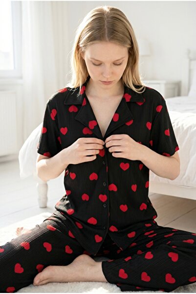 Pijamacs Μαύρο σετ πιτζάμες Πήγασος με κοντά μανίκια και σχέδιο κόκκινες καρδιές