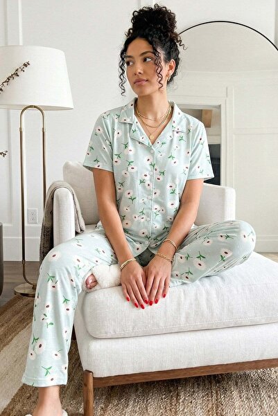 Niket Life قميص نسائي منقوش بنقشة ديزي، ياقة قصيرة الأكمام، طقم بيجامة من قما...