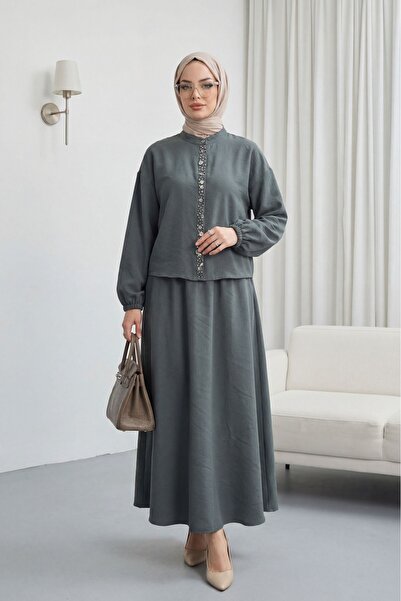 Modamorfo Ελαστικό μανίκι, μπροστά με κουμπιά από πέρλες, φούστα και κοστούμι...