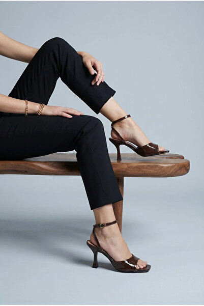 NUG Γυναικεία παπούτσια Isra με ανοιχτή μύτη και λεπτό τακούνι