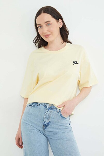 Fulla Moda Heart Embroidered Crew Neck Casual T-Shirt