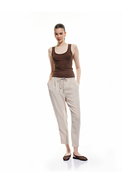 Koton Pocketed, Pleated Detailed Carrot Cut Crepe Fabric Trousers