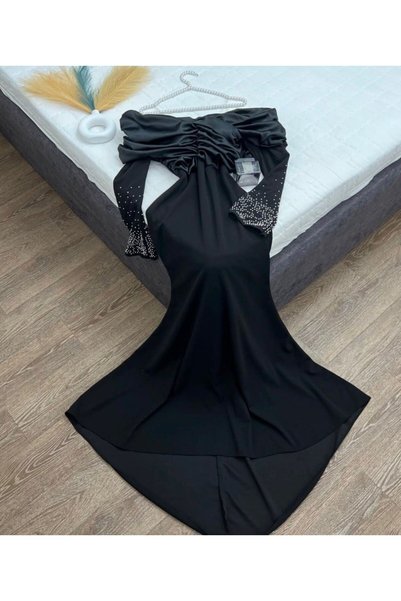 Mira Raw Material Evening Gown for Karah with Very Luxurious and Heavy Embroidery Work.