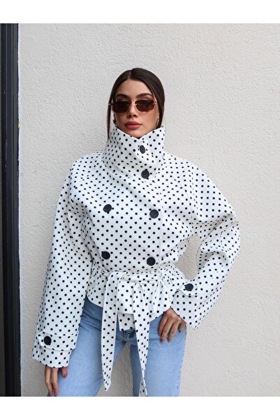 ESRAHELVACI Κοντό παλτό με ζώνη και ψηλό γιακά με πουά σχέδιο