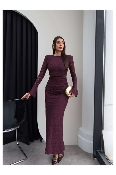 ESRAHELVACI Μακρύ δαντελένιο φόρεμα με βάτες στους ώμους