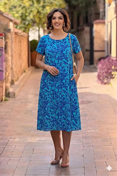 Nevin Kaya Moda Φόρεμα με στρογγυλή λαιμόκοψη και μπλε βουρτσιστό σχέδιο