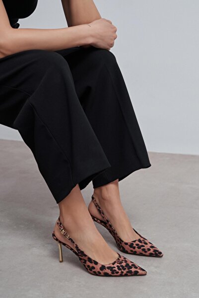 NİŞANTAŞI SHOES Viora Leopard Satin Belt Detail Γυναικεία παπούτσια με χρυσό ...