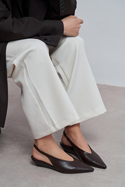 NİŞANTAŞI SHOES Nino Kahve Mat Arka Bant Detay Sivri Burun Kadın Dolgu Topukl...