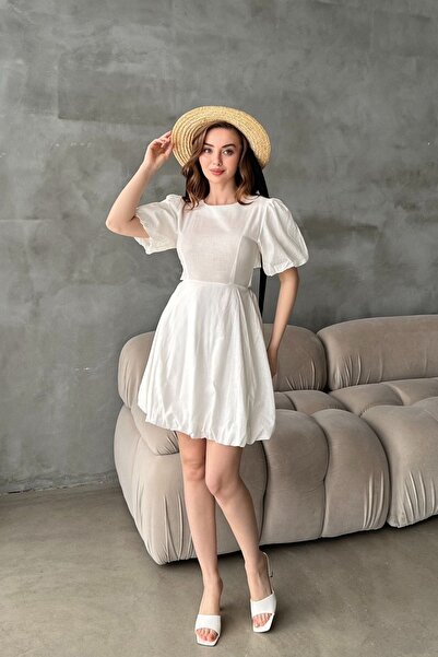 Elbee Fashion Woman Λινό φόρεμα με λευκά μανίκια μπαλόνι και λεπτομέρεια δεσί...