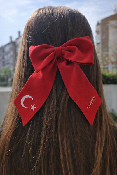Behind party store مشبك شعر أحمر بتصميم 23 أبريل مع توقيع أتاتورك وصورة ظلية ...