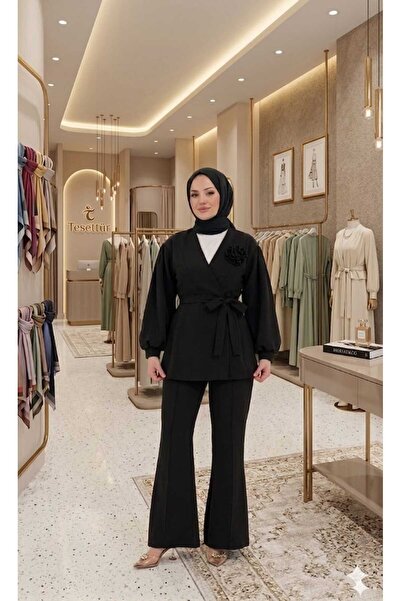 LİA TESETTÜR Σετ δύο τεμαχίων με λεπτομέρειες σε σχήμα τριαντάφυλλου