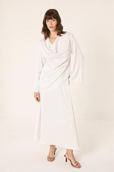 Touché Privé Drape Collar Satin 2-Piece Set
