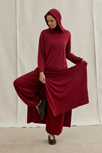 ViadelAtelier طقم رياضي نسائي محتشم بغطاء رأس ولون أحمر داكن