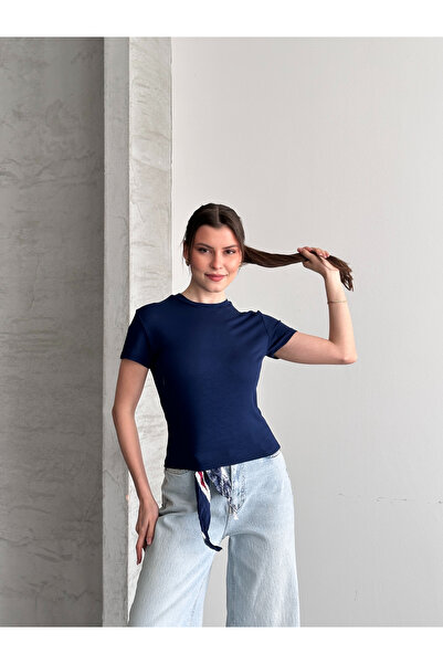 QZE Crew Neck Model Bady