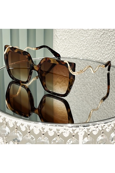 Choice4 Leopard Women's Oversized Round Fashion Glasses with Snake-Shaped Met...