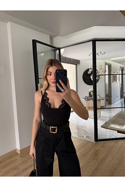 CKBUTİK Body negru cu guler din dantelă și bretele
