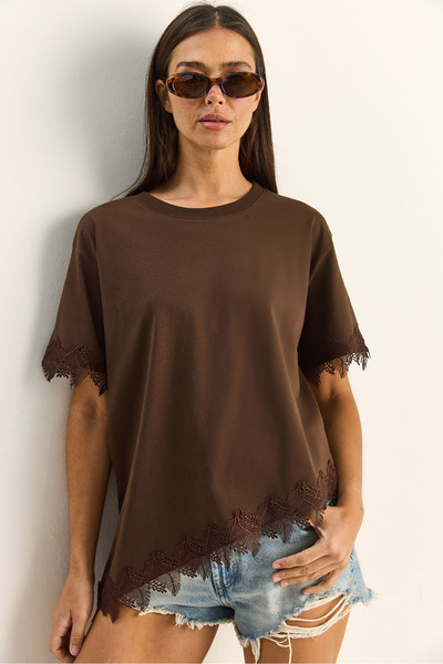 Bianco Lucci Women's Crew Neck Lace Detailed Asymmetrical Cut Oversize T-Shir...