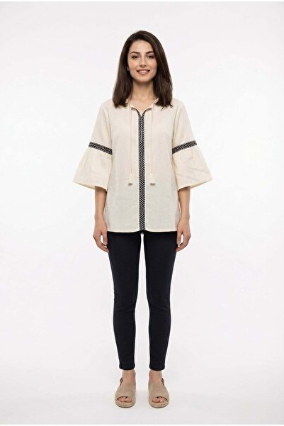 Eliş Şile Bezi بلوزة صيفية قصيرة الأكمام برباط وياقة على شكل حرف V من قماش شي...