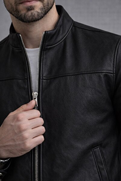 BASEL.CO Εποχιακό δερμάτινο μπουφάν από ανθρακονήματα με στενή εφαρμογή και ό...