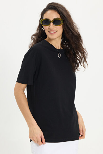 Tudors Γυναικεία μπλούζα με λεπτή εφαρμογή, 100% βαμβακερή, κοντομάνικη, με λ...