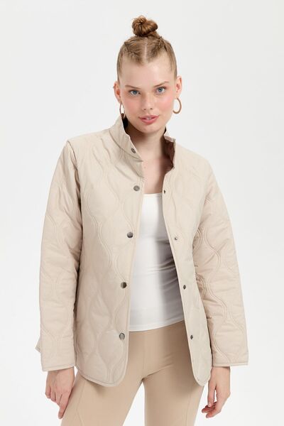 Desen Γυναικείο κοντό καπιτονέ μπουφάν με κουμπώματα στο μπροστινό μέρος και ...