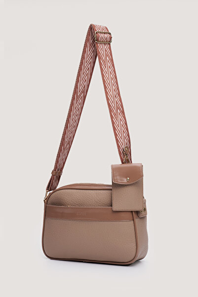 ELATAE Γυναικεία τσάντα χιαστί πολλαπλών θηκών με λεπτομέρεια γοητείας στο πο...