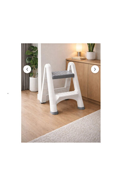 VGCUB Stool - White