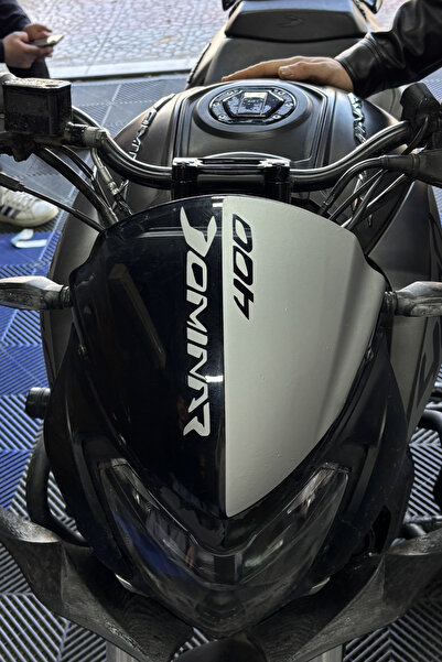 Banxtre Bajaj Dominar 400 için Mat Gümüş Renkli Kafa Detay Sticker (işçilik G...