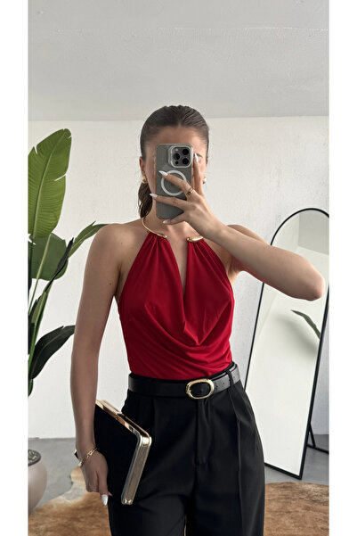 asfamoda Γυναικεία κόκκινη χρυσή μπλούζα με χρυσά αξεσουάρ στο λαιμό και ντρα...