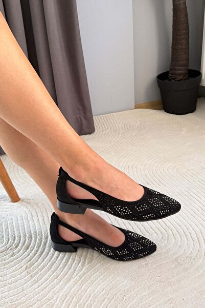 Preshley Γυναικείες μπαλαρίνες Sahra Black Suvet με μυτερή μύτη και πέτρινη σόλα