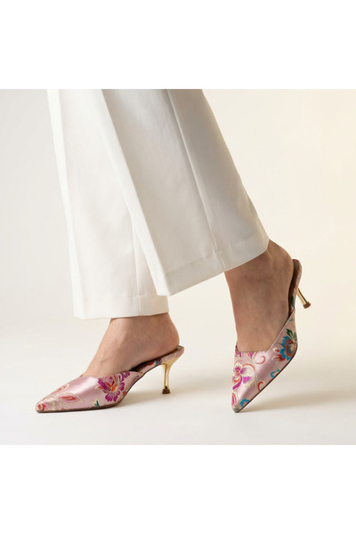 Letafia Παντόφλες με ορεινό έθνικ σχέδιο με χρυσό τακούνι