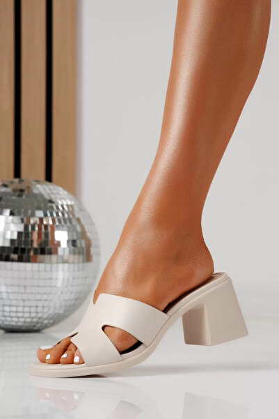 Zaira Γυναικείες λευκές παντόφλες με τακούνι από οικολογικό δέρμα Νίκι # 2497...