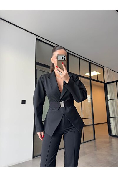 BB Bensu Buyruk Μπουφάν με ζώνη και λουράκια στη μέση, μαύρο