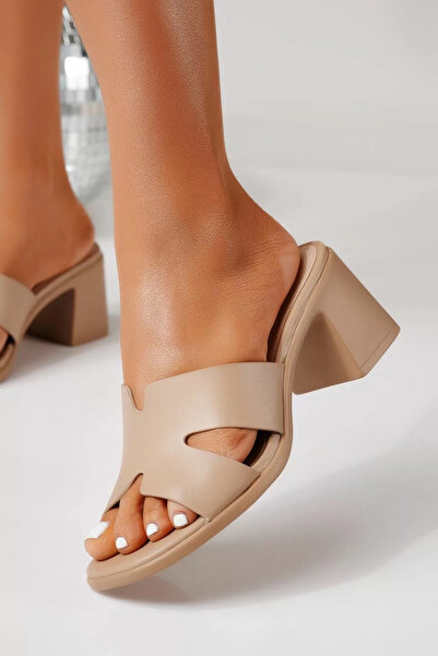 Zaira Γυναικείες μπεζ παντόφλες με τακούνι από οικολογικό δέρμα Νίκι # 24977 ...