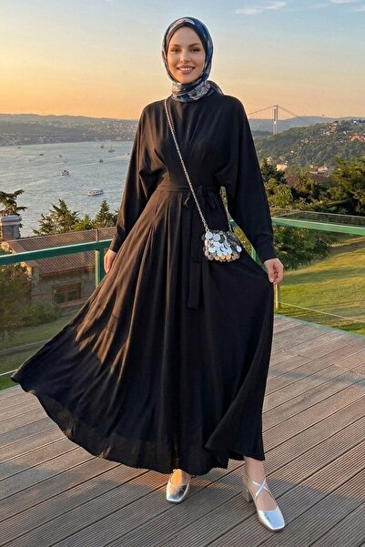 InStyle Μαύρο φόρεμα με μανίκια νυχτερίδα και ζώνη