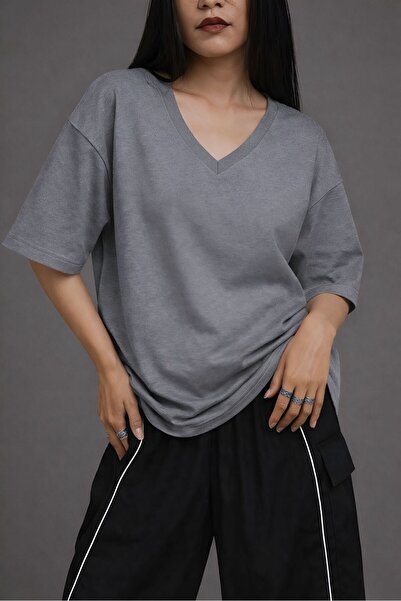 E-ROMA Printed V-Neck Oversized Unisex T-Shirt 1Vq2