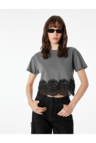 Koton Βαμβακερό μπλουζάκι με δαντέλα και κοντό μανίκι