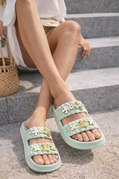 Slipcat Γυναικείες άνετες παντόφλες με λουλουδάτη λεπτομέρεια και πλεκτό λουρ...