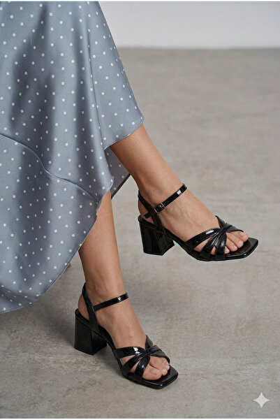 ÜNAL ÖZER ΓΥΝΑΙΚΕΙΑ ΜΑΥΡΑ ΛΑΚΑΡΙΣΜΕΝΑ ΣΑΝΔΑΛΙΑ ΜΕ ΧΙΑΣΤΙΝΑ ΛΙΜΕΝΑΙΕΣ ΛΕΠΤΟΜΕΡ...