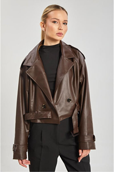 Orions Collection Νέα σεζόν: Δερμάτινο μπουφάν με κουμπιά και ζώνη σε μοντέρν...