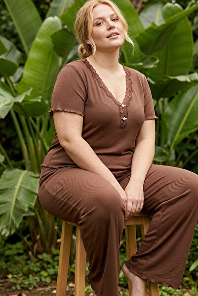 Siyah İnci Καφέ Δαντελένιο Λεπτομερές Πλεκτό Σετ Πιτζάμες Υπέρμεγεθες με Κορδ...