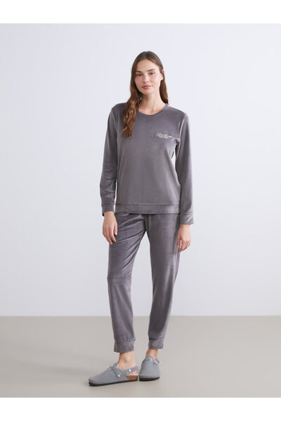 LC Waikiki Crew Neck Embroidered Velvet Women's Pyjama Set