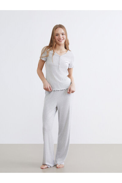 LC Waikiki V Neck Embroidered Women's Pyjamas Set