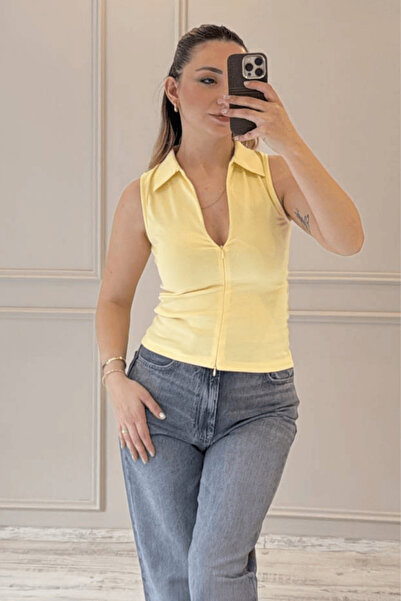 BeeYouStudio Polo Neck Sleeveless Blouse