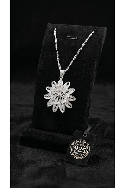 Roza Silver 925 Ayar Telkari El İşçiliği Günebakan Çiçeği Madalyon Gümüş Kolye