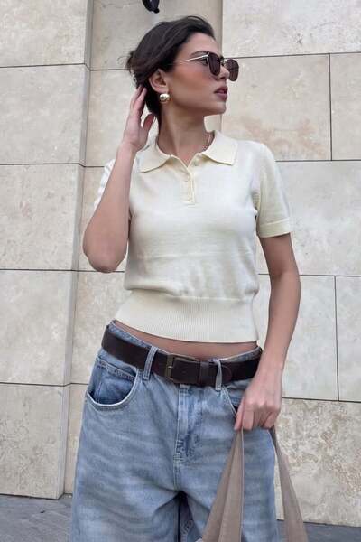 Madmext Εκρού Πλεκτό Μπλουζάκι με Γιακά Πόλο Στενής Γραμμής MG2805